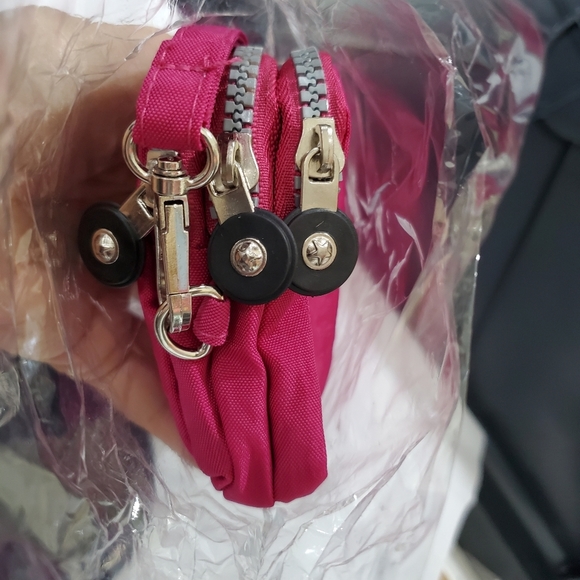 ๐ BARBIE PINK Wallet Case Zipper 3 Compartment Hand Strap Nylon L๐K ๐ - Picture 2 of 4